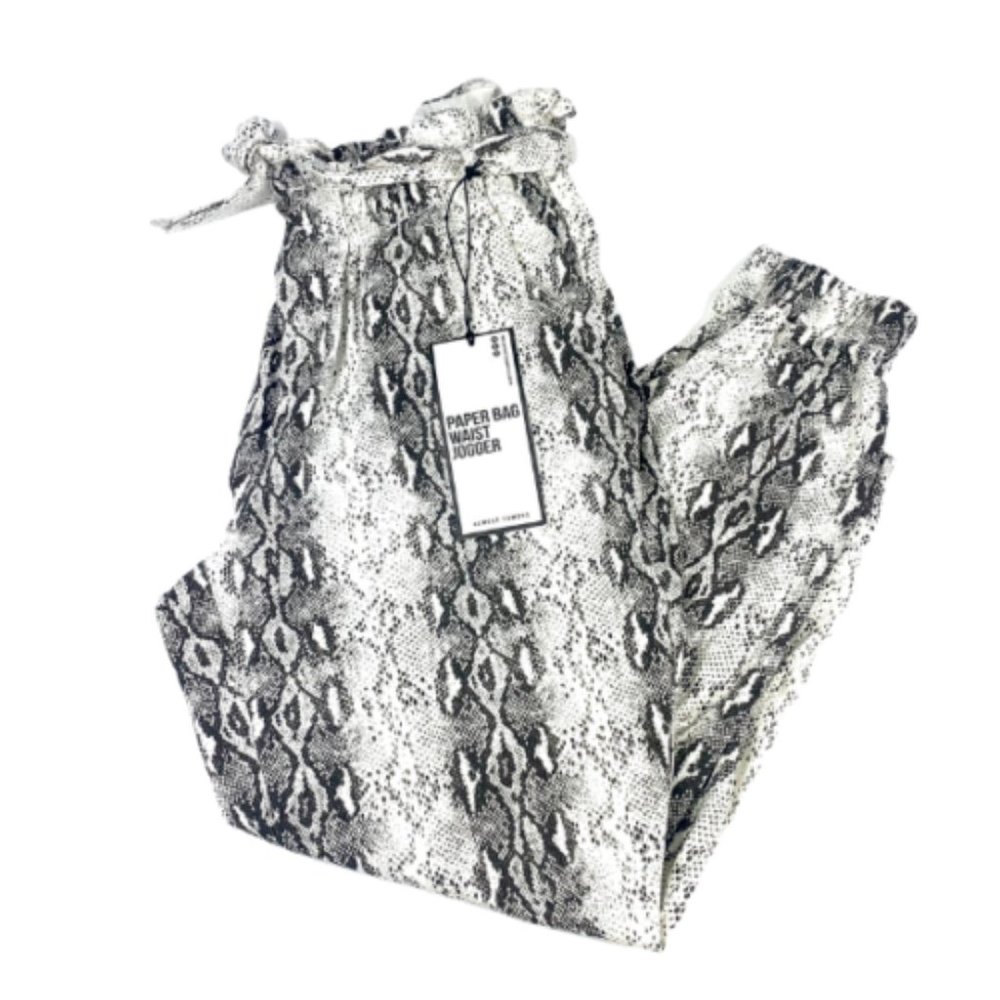 Almost Famous Casual Women White Black SnakeSkin Waist Belt Jogger Pants Size 2X